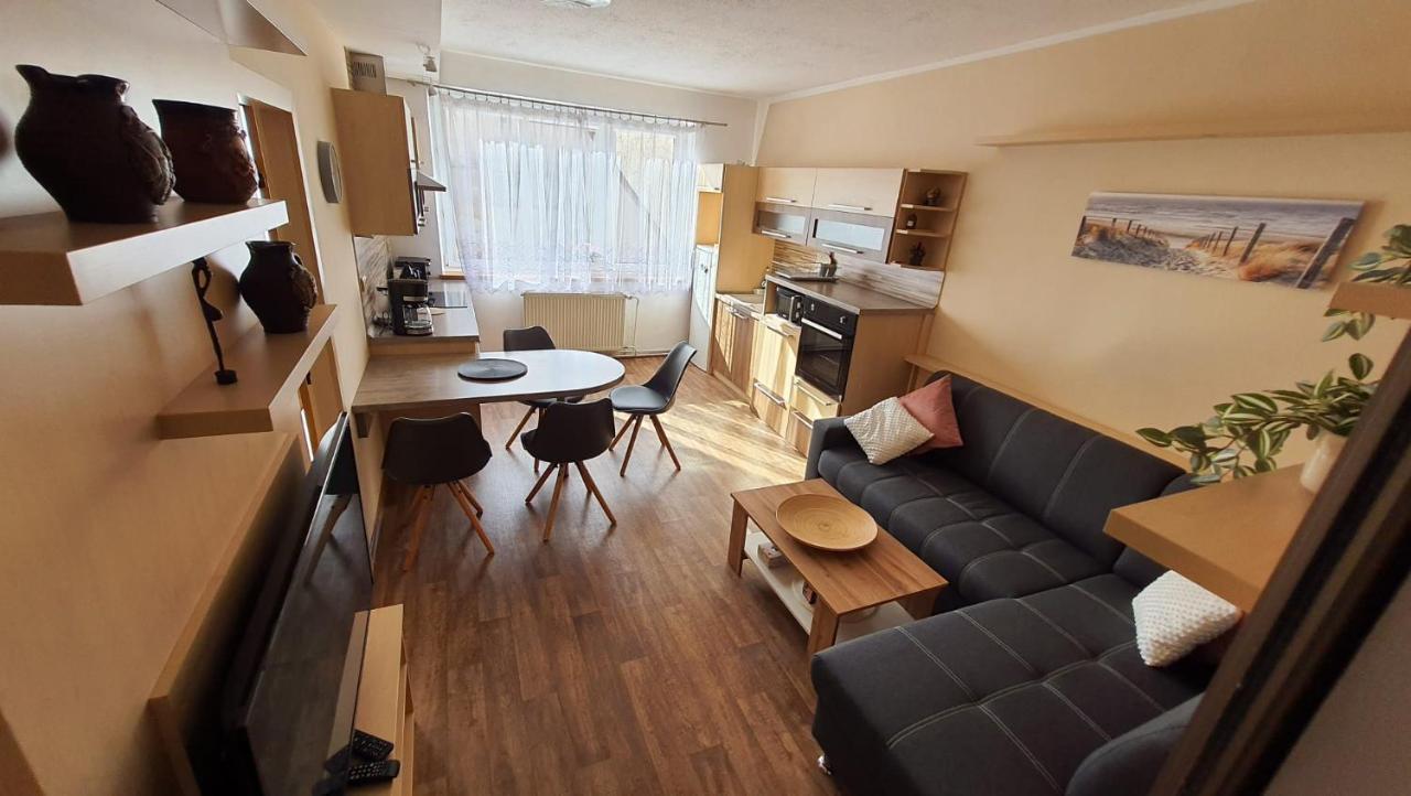 Apartman U Posty Кралики Экстерьер фото